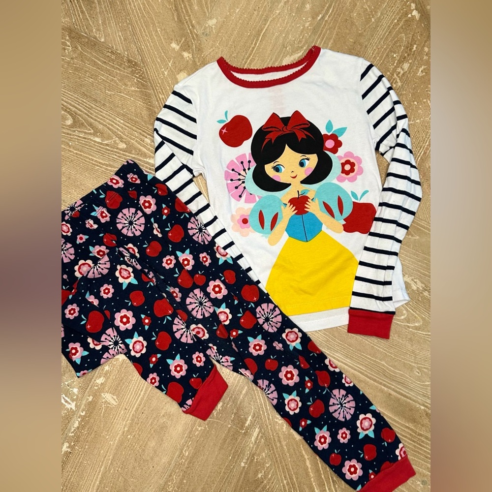 Disney Snow White 🍎 PJ Pals for girls Size 10 EUC